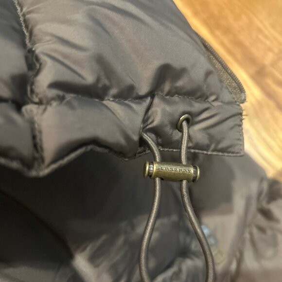 Burberry Brit Women’s Down Puffer Jacket – Size Small (Mink Grey) - Picture 7 of 9